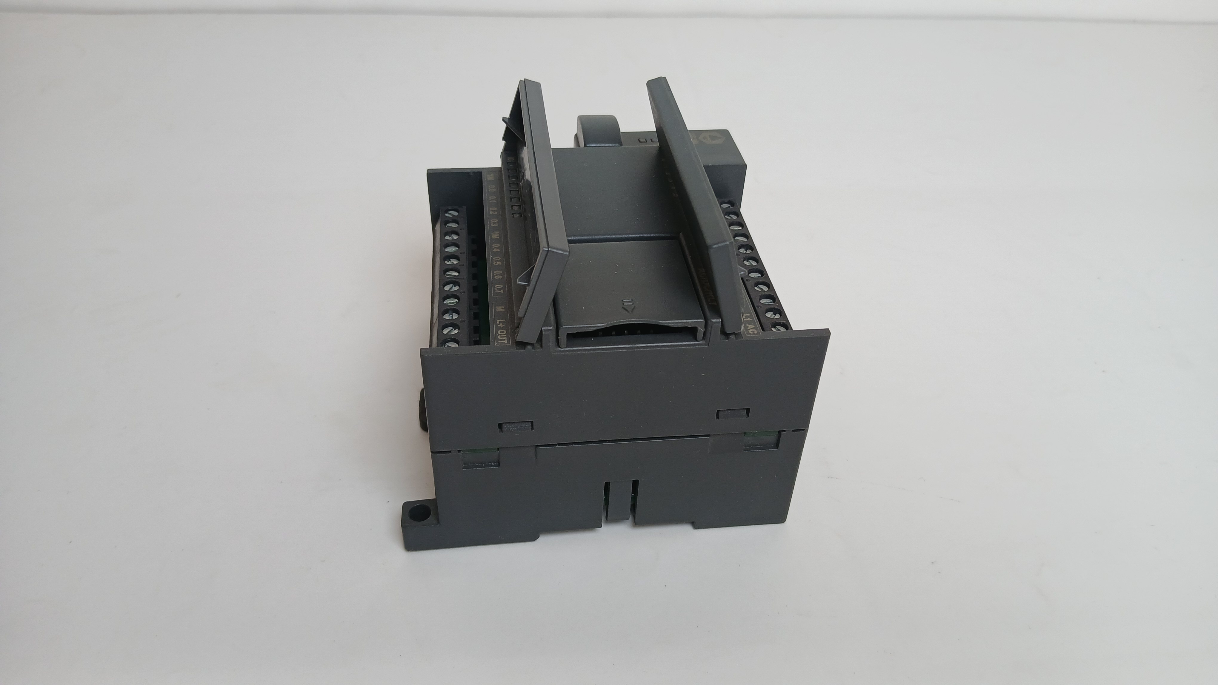 پی ال سی 8 ورودی 6 خروجی