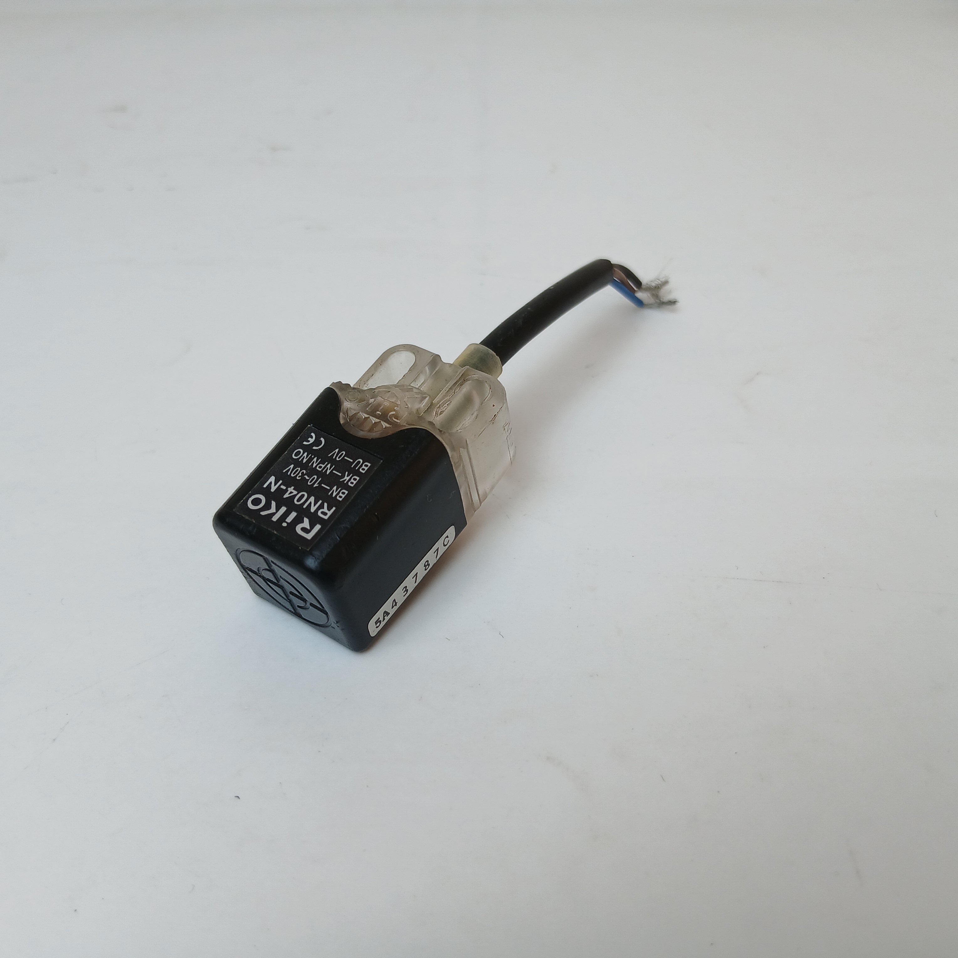 سنسور القایی مکعبی